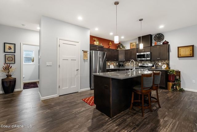 195 Carnelian Ave, Ponderay, ID 83852