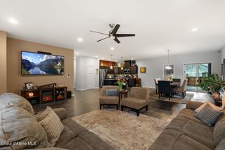 195 Carnelian Ave, Ponderay, ID 83852