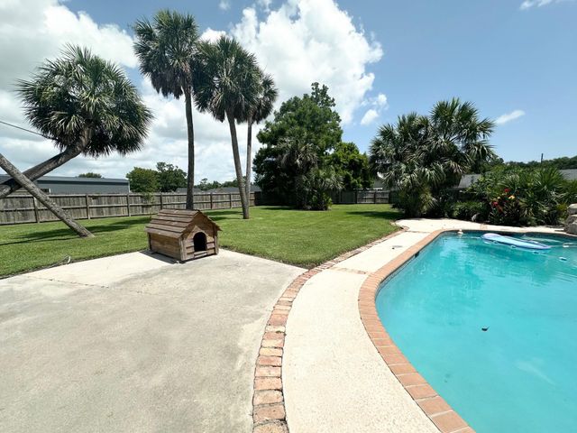 4011 Kerr Drive, Bourg, LA 70343