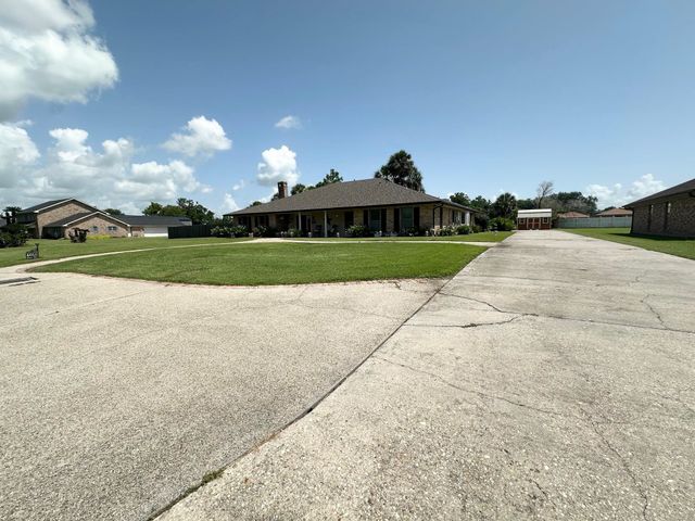4011 Kerr Drive, Bourg, LA 70343