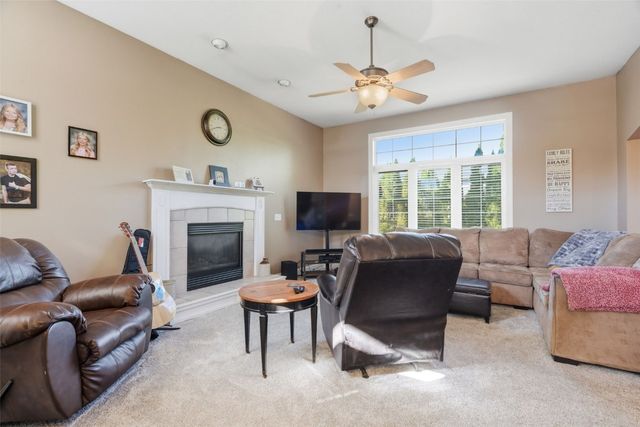 420 Woodbine Drive, Marion, IA 52302