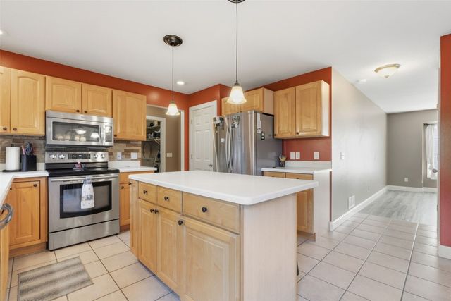 420 Woodbine Drive, Marion, IA 52302