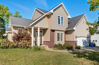 420 Woodbine Drive, Marion, IA 52302