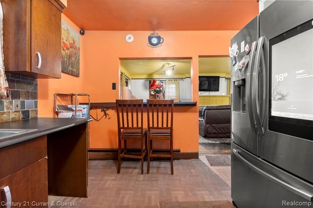 9045 Riverdale St, Redford, MI 48239