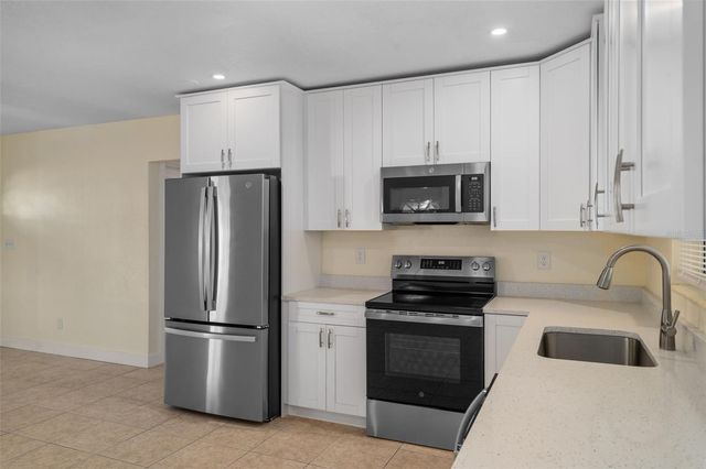 4808 W EUCLID AVENUE, Tampa, FL 33629