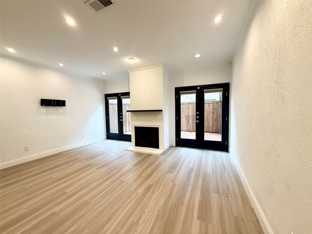 2727 Shelby Avenue H, Dallas, TX 75219