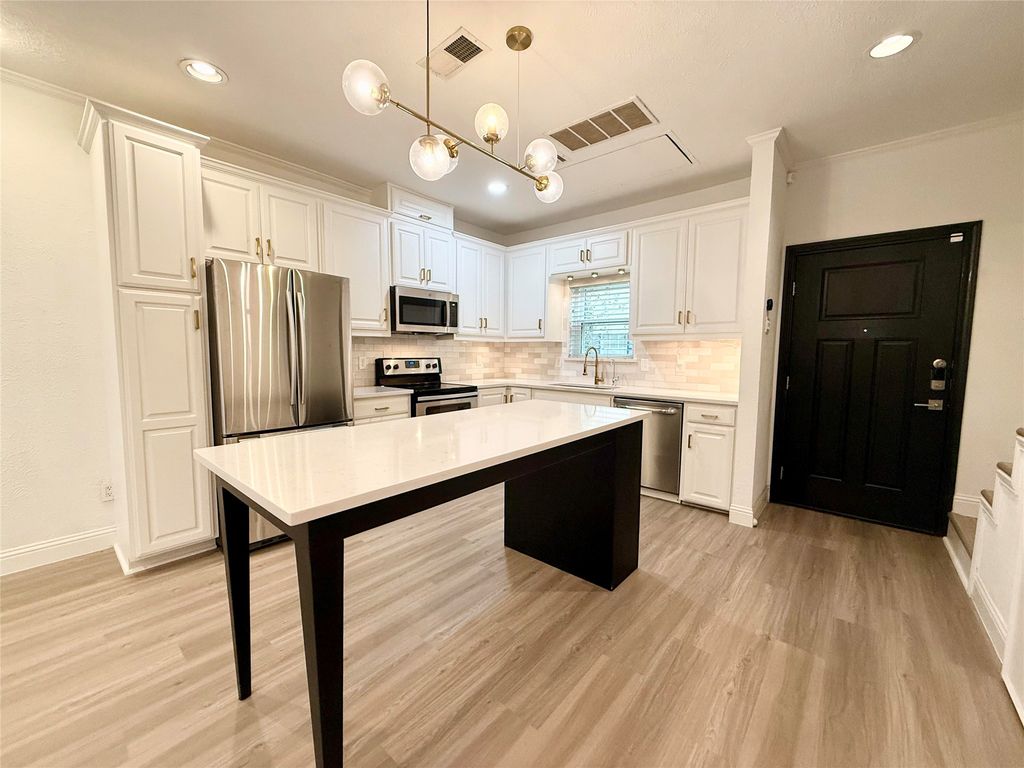 2727 Shelby Avenue H, Dallas, TX 75219
