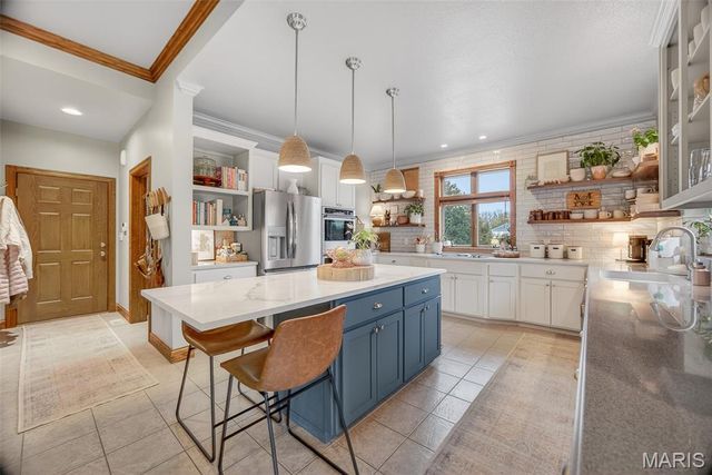 1550 Cedar Lawn Drive, Lebanon, MO 65536