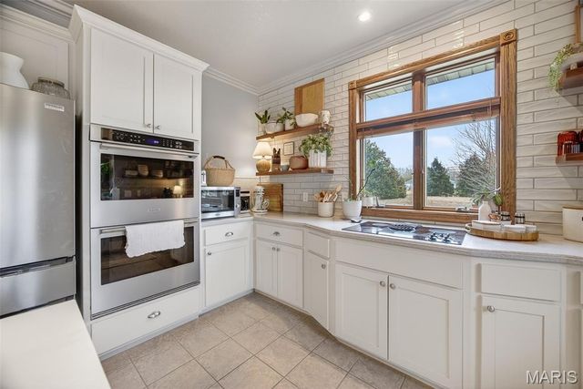 1550 Cedar Lawn Drive, Lebanon, MO 65536