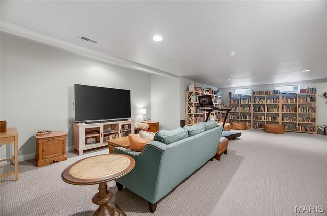 1550 Cedar Lawn Drive, Lebanon, MO 65536