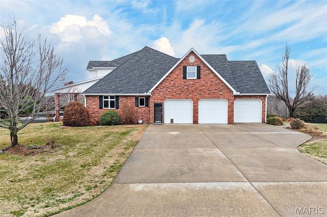 1550 Cedar Lawn Drive, Lebanon, MO 65536