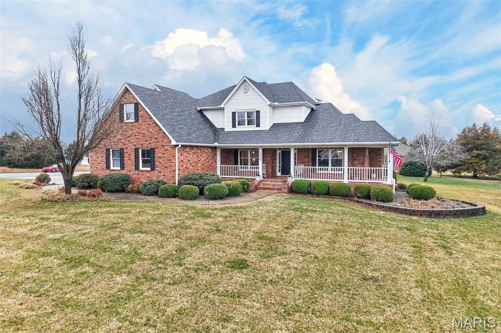 1550 Cedar Lawn Drive, Lebanon, MO 65536