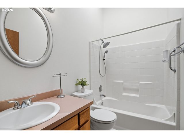 601 N 5TH St, Kalama, WA 98625