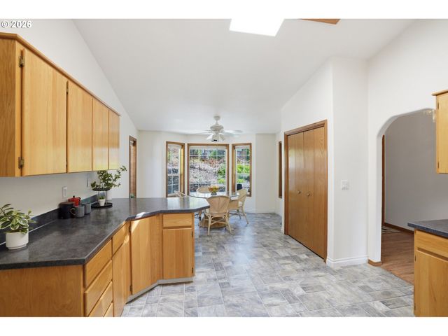 601 N 5TH St, Kalama, WA 98625