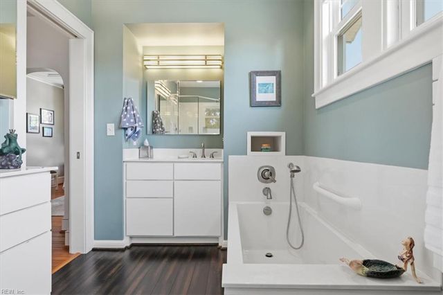 1027 Cambridge CRES, Norfolk, VA 23508