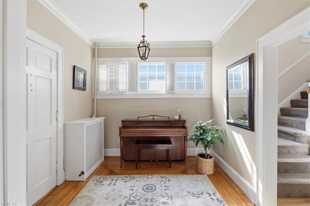 1027 Cambridge CRES, Norfolk, VA 23508