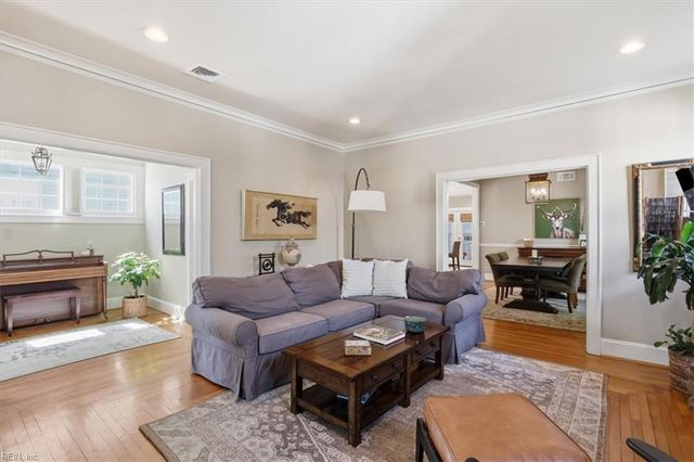 1027 Cambridge CRES, Norfolk, VA 23508