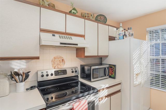 150 EDGEWATER CIRCLE, Sanford, FL 32773