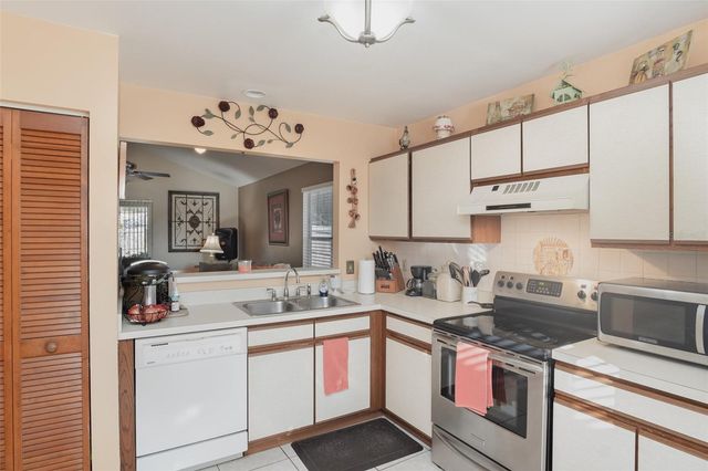 150 EDGEWATER CIRCLE, Sanford, FL 32773