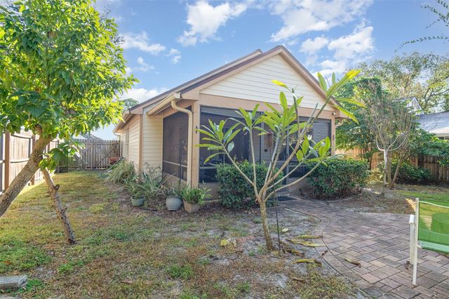 150 EDGEWATER CIRCLE, Sanford, FL 32773