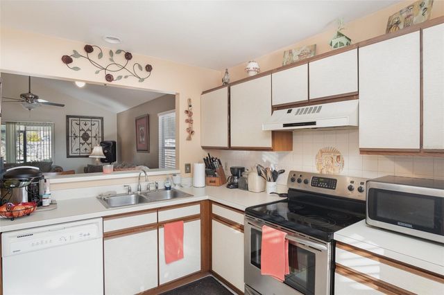 150 EDGEWATER CIRCLE, Sanford, FL 32773