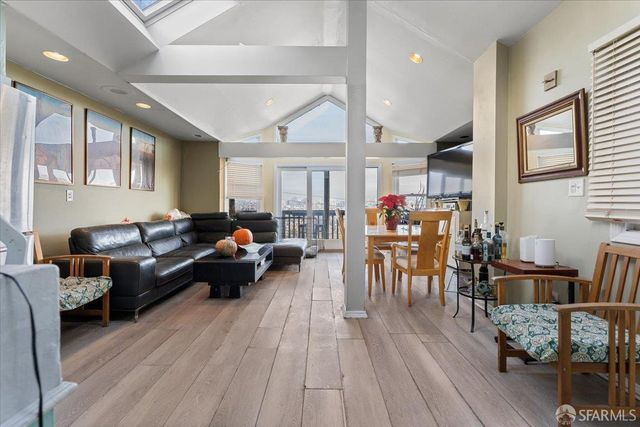 130 Ripley Street, San Francisco, CA 94110