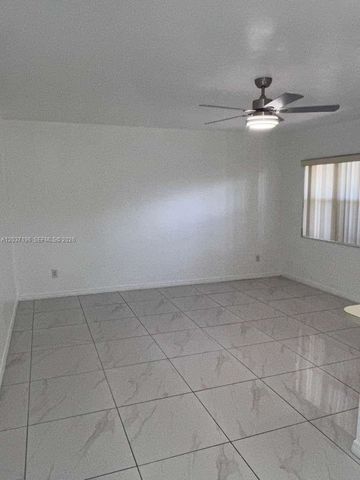 7505 SW 82nd St 322, Miami, FL 33143