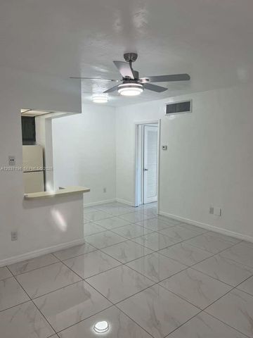 7505 SW 82nd St 322, Miami, FL 33143