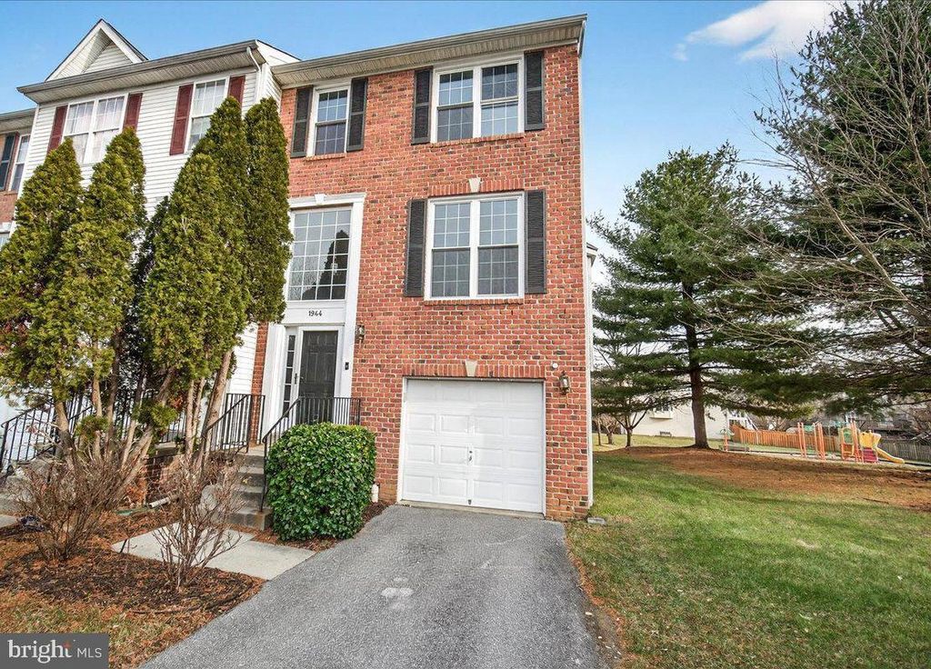 1944 CROSSING STONE CT, Frederick, MD 21702