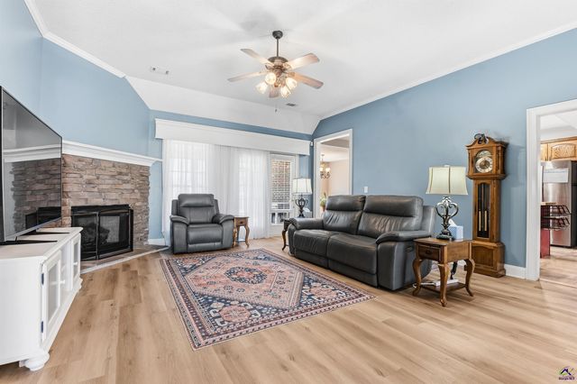 309 Audrey Way, Kathleen, GA 31047