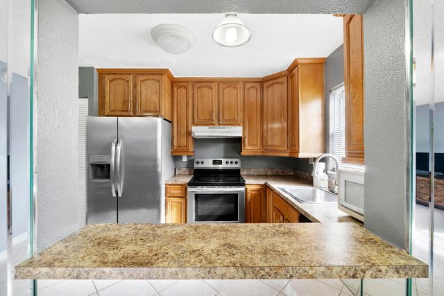 4148 NW 90th Avenue 201, Coral Springs, FL 33065