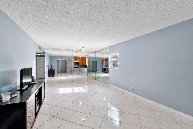 4148 NW 90th Avenue 201, Coral Springs, FL 33065