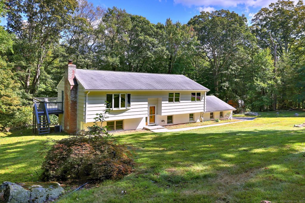 20 Falcon Lane, Bethany, CT 06524
