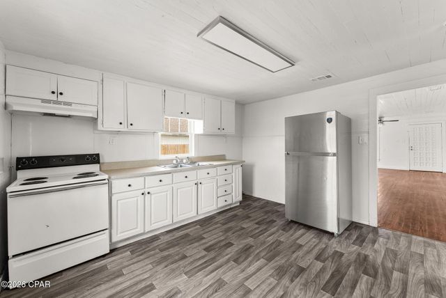 235 Central Avenue, Panama City, FL 32401