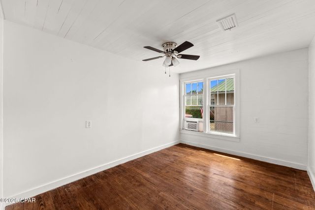 235 Central Avenue, Panama City, FL 32401