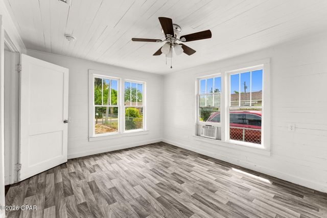 235 Central Avenue, Panama City, FL 32401