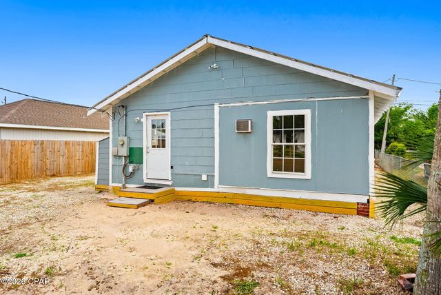 235 Central Avenue, Panama City, FL 32401