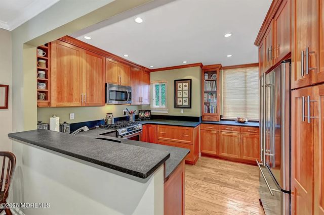 13 Helene Court, Tinton Falls, NJ 07724