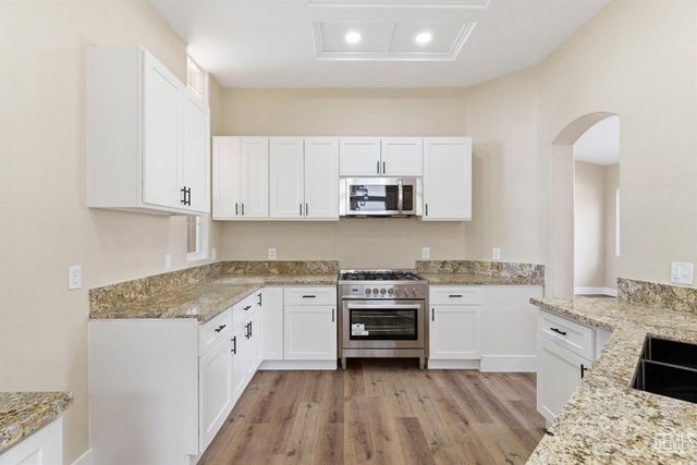 1512 Wedgewood Drive, Bakersfield, CA 93311