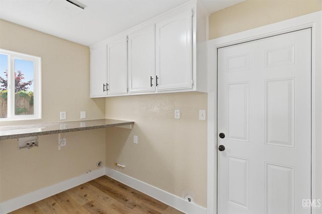 1512 Wedgewood Drive, Bakersfield, CA 93311