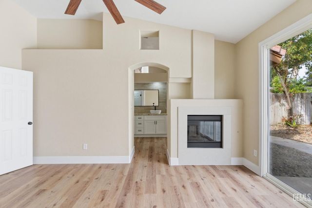 1512 Wedgewood Drive, Bakersfield, CA 93311