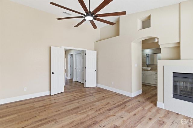 1512 Wedgewood Drive, Bakersfield, CA 93311