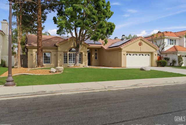 1512 Wedgewood Drive, Bakersfield, CA 93311