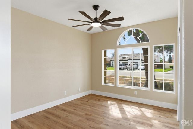 1512 Wedgewood Drive, Bakersfield, CA 93311