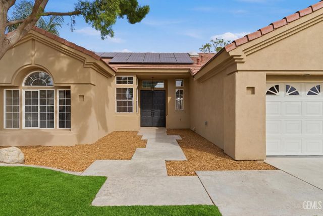 1512 Wedgewood Drive, Bakersfield, CA 93311