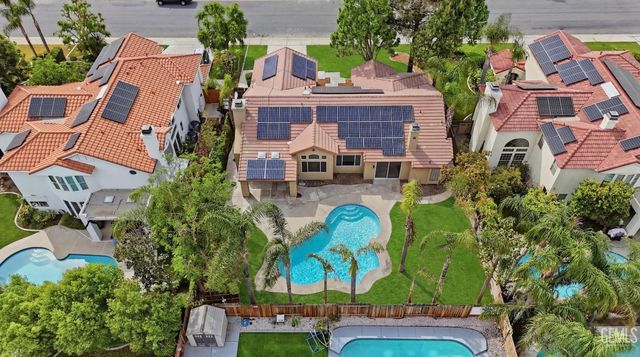 1512 Wedgewood Drive, Bakersfield, CA 93311