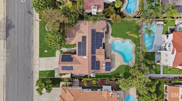 1512 Wedgewood Drive, Bakersfield, CA 93311