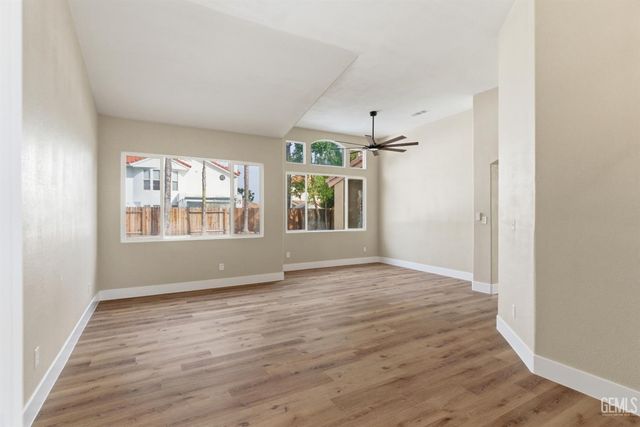 1512 Wedgewood Drive, Bakersfield, CA 93311