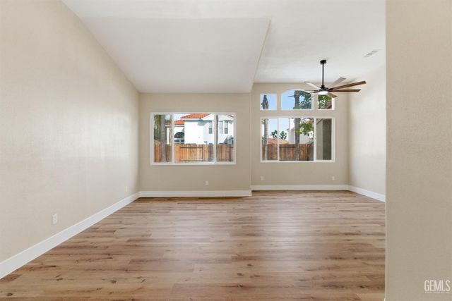 1512 Wedgewood Drive, Bakersfield, CA 93311