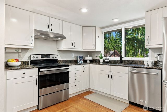 16242 NE 30th Street, Bellevue, WA 98008